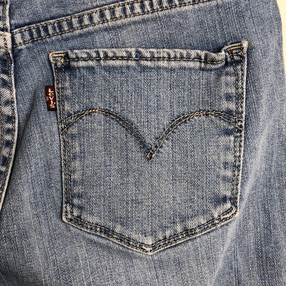 Levi’s Demi Curve Classic Rise Straight Jeans - Picture 6 of 9